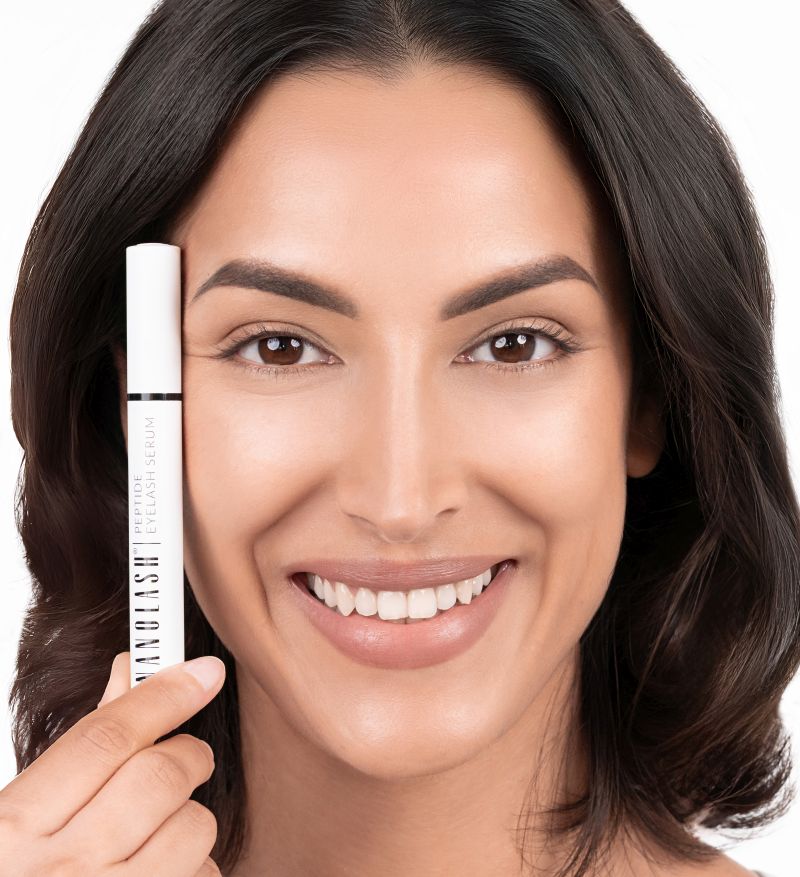 Балсамът за мигли от Nanolash с пептиди